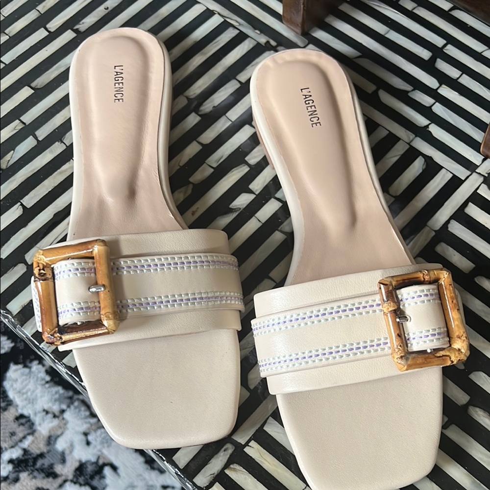 L'AGENCE Cream Sandals with wood Buckle
